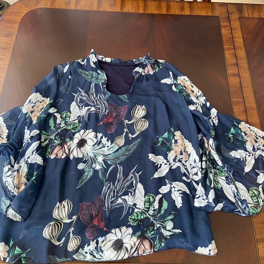 Long Sleeve Silk Lining Floral Navy Women's Blouse Size M Made in Italy